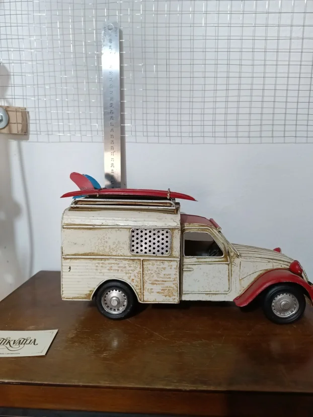 Metalni dekorativni Citroen 2CV Box Duck