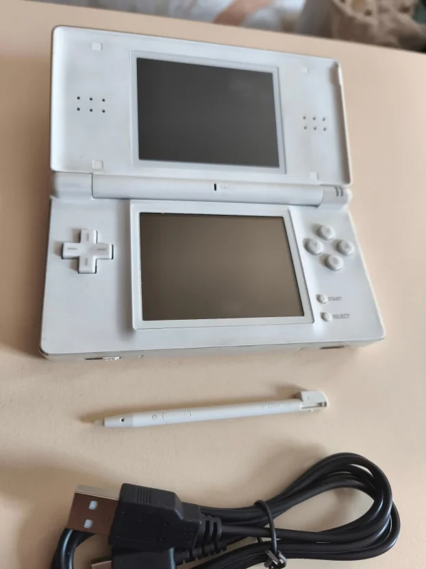 Nintendo DS Lite Beli White
