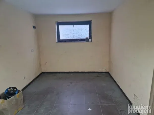 Garaža -15m2 - Bulevar -512210