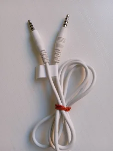 Audio kabl beli banana 3.5mm na 3.5mm 4-pol k01