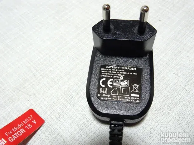 Punjač ORIGINAL Dirt Devil za usisivač Gator 18V M137kao nov