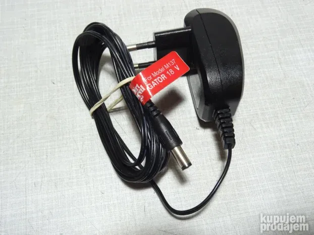 Punjač ORIGINAL Dirt Devil za usisivač Gator 18V M137kao nov