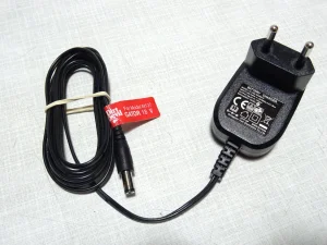 Punjač ORIGINAL Dirt Devil za usisivač Gator 18V M137kao nov