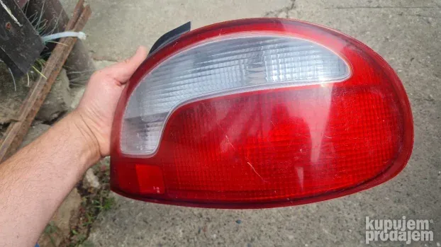 Hyundai accent stop svetlo desno