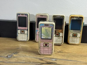 Nokia 7360 - Vise komada