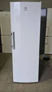 ELECTROLUX Vetzikalni Zamrzivac 7Fioka Novi Model A + +