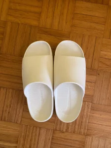 nike papuce calm slide bele