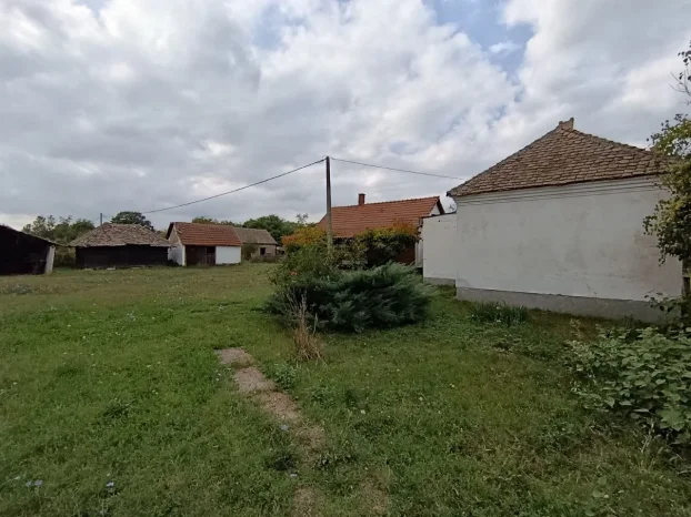 Seosko imanje 83m2 + 40 m2, 4 ha, Grabovac, Obrenovac