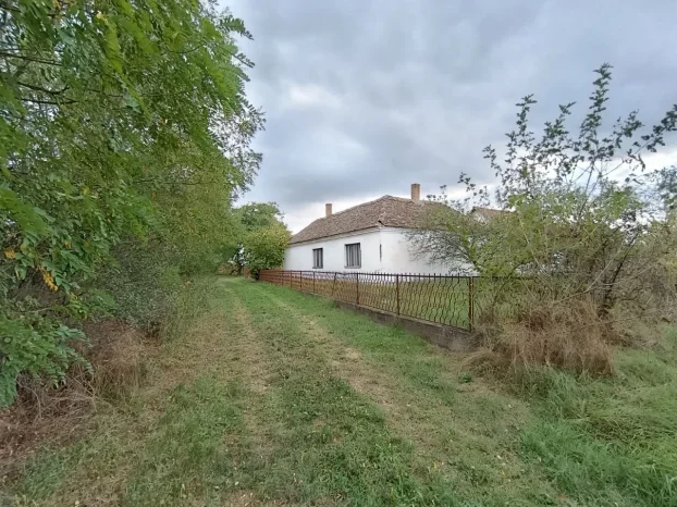 Seosko imanje 83m2 + 40 m2, 4 ha, Grabovac, Obrenovac