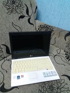 Hitno! LG  R200 Delovi
