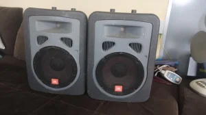 JBL aktivne USA kutije 10 inca.