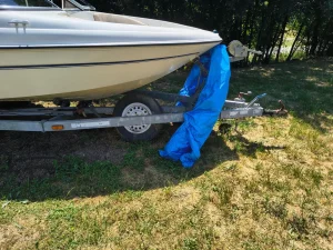 Gliser "Glastron MX 175" i prikolica "Satellite"