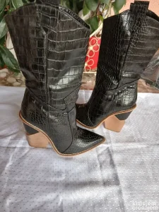 Nove prelepe cizme vel 38 ug 24