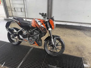 KTM Duke 125