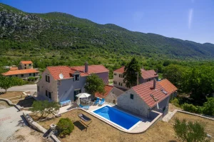 Vila za evente, Župa