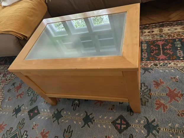 Drveni sto za dnevnu sobu