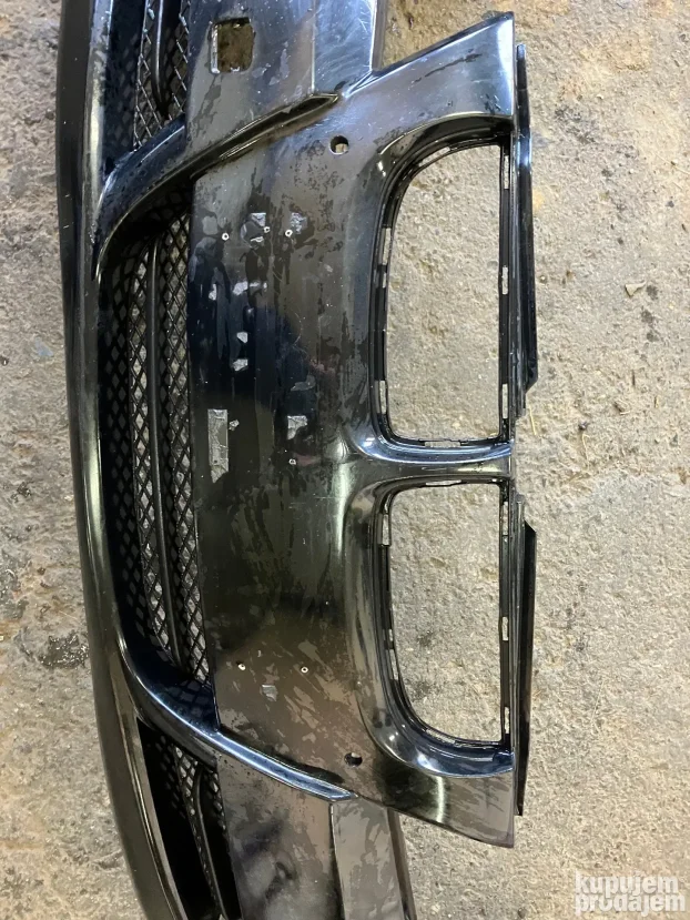 Prednji branik BMW E90 crni