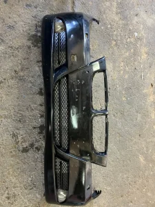 Prednji branik BMW E90 crni