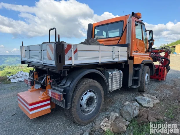 Унимог У400
