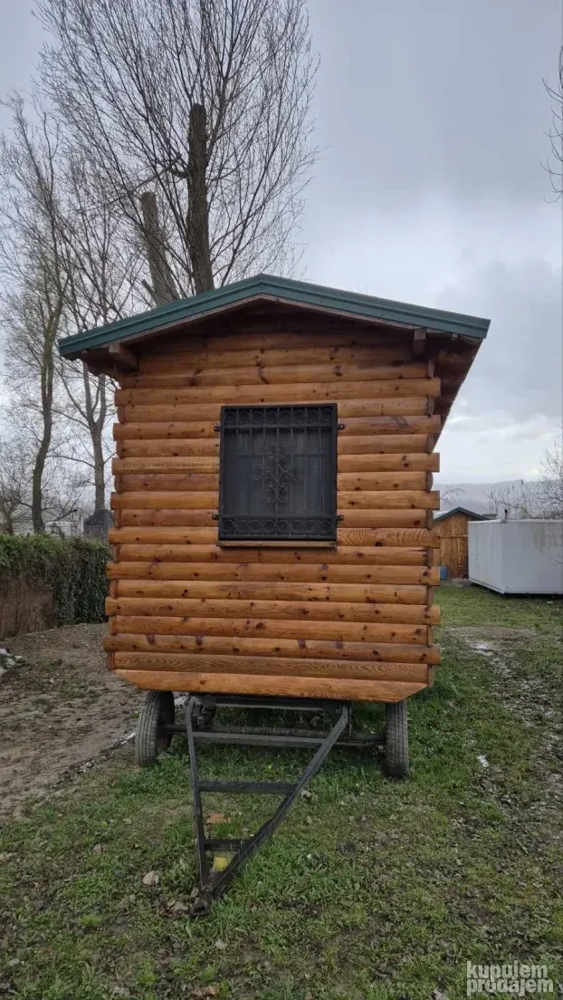 Brvnara na Prodaju Kompletno U Borovim Oblicama 18m2