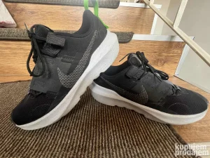 Patike Nike br.37,5