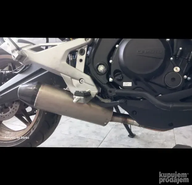 Auspuh za CF Moto 700 Mt