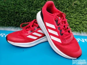 Adidas br 36 lepe na Crvenu zvedu  topp i jos obuce