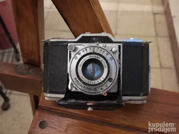 Zeiss Ikon Ikonta 522/24, objektiv 45/3,5 Novar Anastigmat