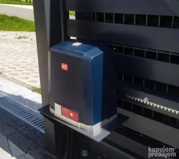 Motor za kliznu kapiju BFT Deimos BT A600 komplet