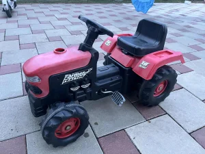 Traktor na pedale