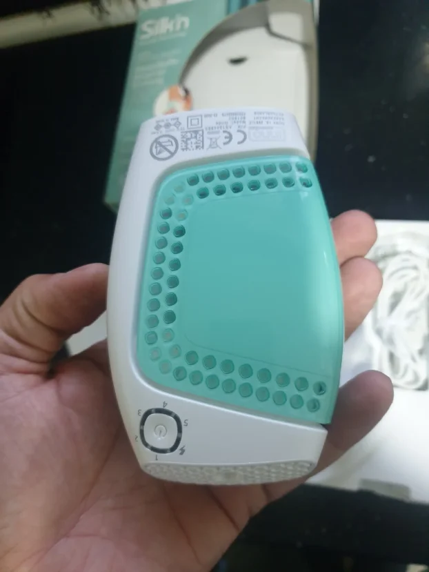 Laserski Depilator Silkn Glide 300k