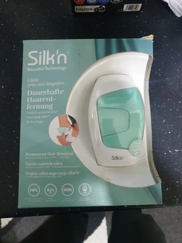 Laserski Depilator Silkn Glide 300k