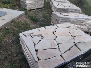 Prirodni lomljeni kamen Pescar za pod garaze staze dvorista