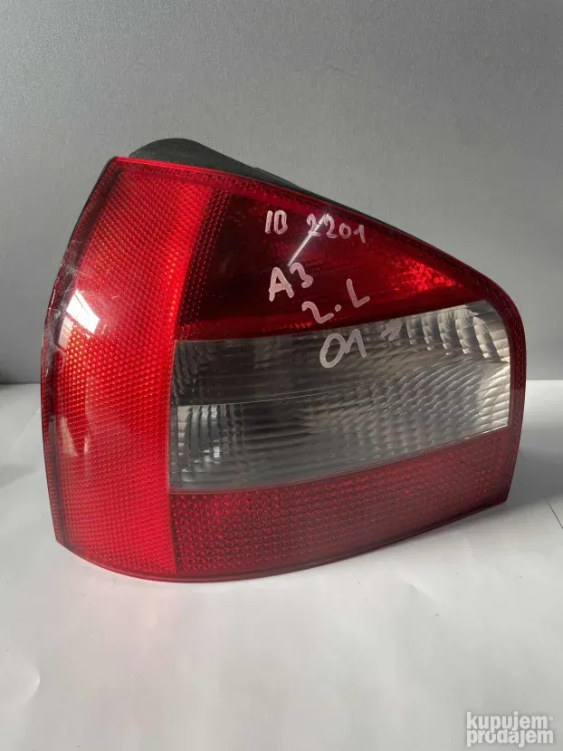 Audi A3 8L levo stop svetlo 8L0945095B