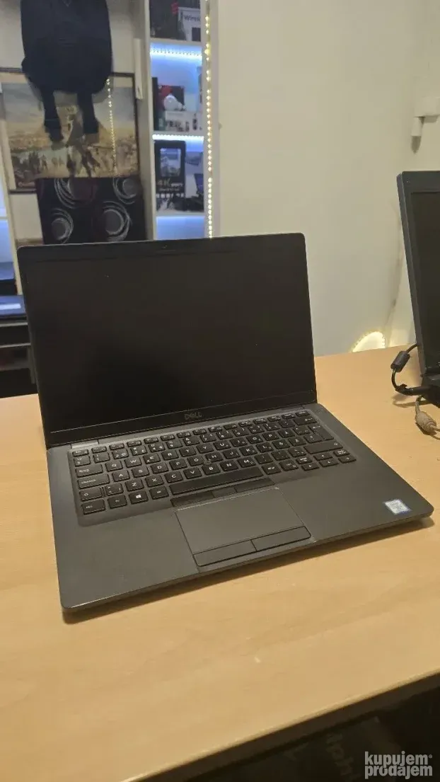 Dell 5400/i5 8365/16gb/256gb/14inch FHD/TOP Ponuda