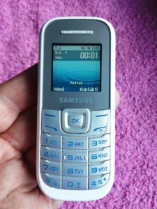 NOKIA 1200i, white, SRPSKI, za sve mreze. Odlican.