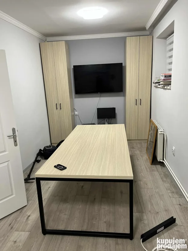 Kancelarijski namestaj , kancelarijski stolovi, fioke