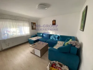 542215 Kuća u centru Sremske Kamenice!