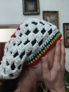 Rastafarijanska kapa bela osnova