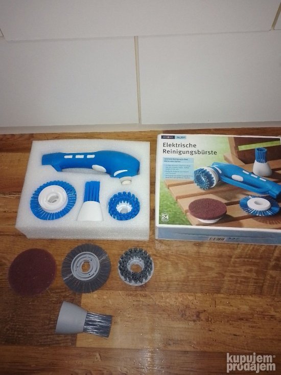 Multifunkcionalna rotirajuca cetka za ciscenje povrsina