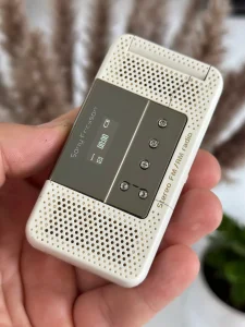 Sony Ericsson R306 Radio