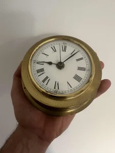 Brodski sat Rezervisan