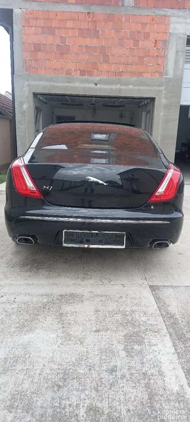 2012 Jaguar XJ premiumluyeri 