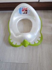 Adapter perla bela boja sa zelenim. [100]