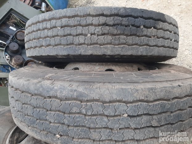 10r22.5 sa felnama 8 rupa