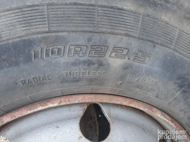 10r22.5 sa felnama 8 rupa