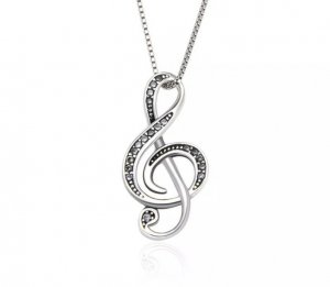 Posrebrena prelepa ogrlica 925