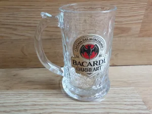 Bacardi Oakheart krigla