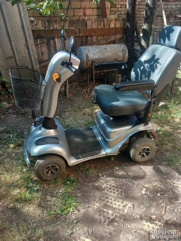 Invalidski skuter