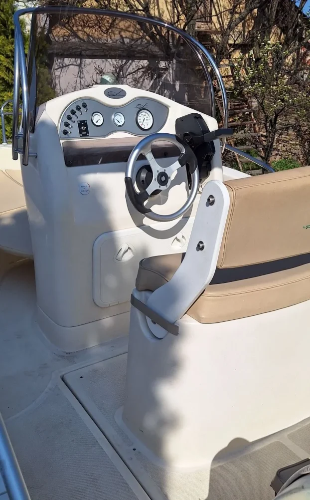 Fisherman Prestige One 19.2  5.80x2.30 m. 2018 g. Motor 100